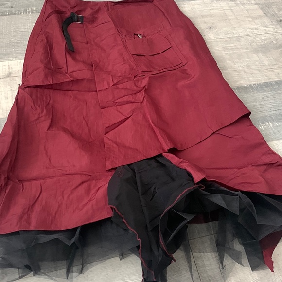 NWT Surrealist beautiful layered long skirt in plum - Picture 7 of 12